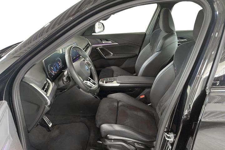 Sort BMW iX1 fra 2024