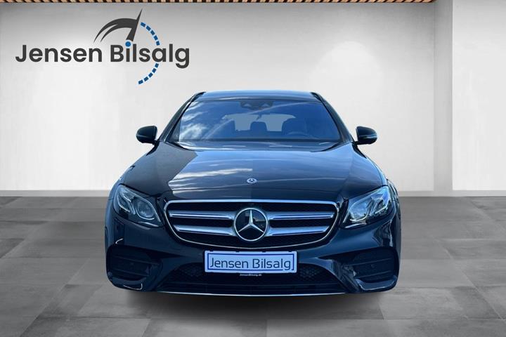 Sort Mercedes E300 de fra 2019