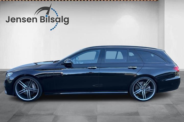 Sort Mercedes E300 de fra 2019