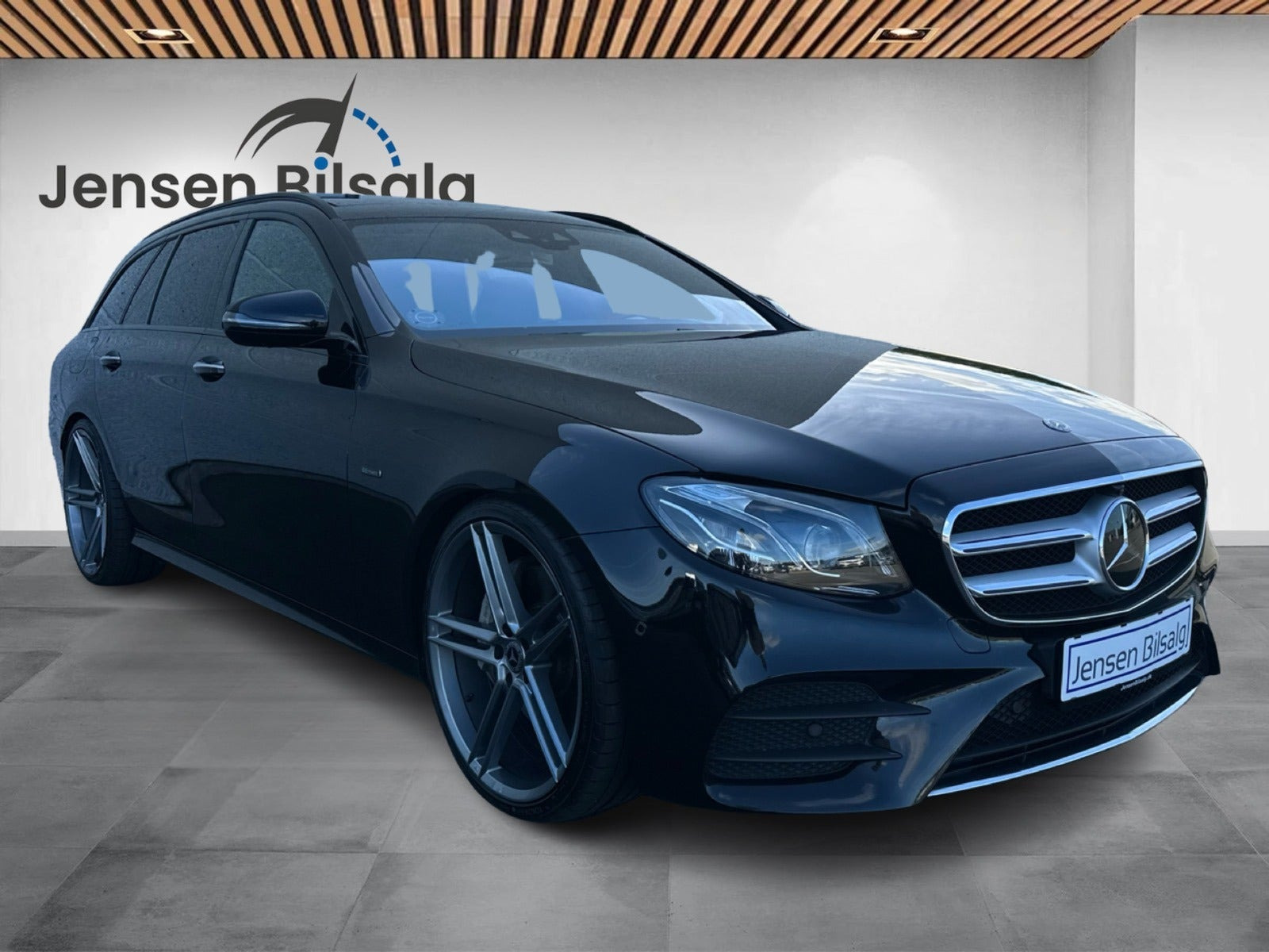 Sort Mercedes E300 de fra 2019