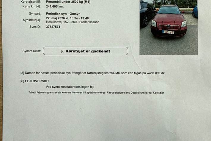 Grå Toyota Avensis fra 2006