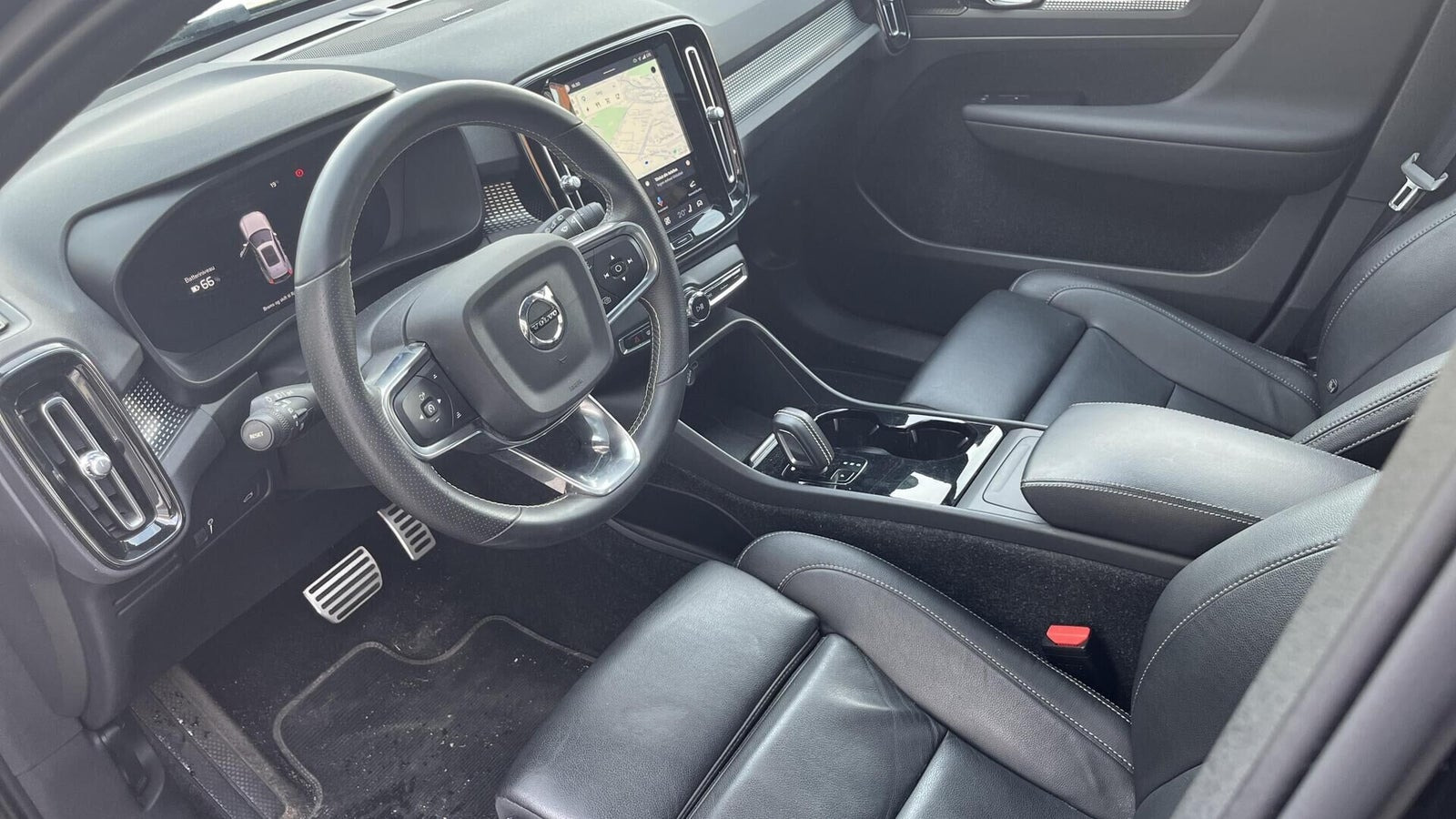 Sort Volvo XC40 fra 2021