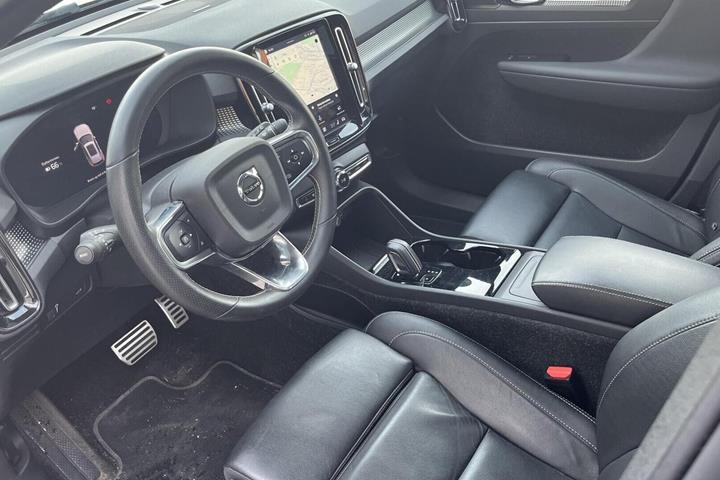 Sort Volvo XC40 fra 2021