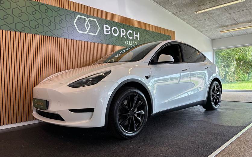 Tesla Model Y RWD