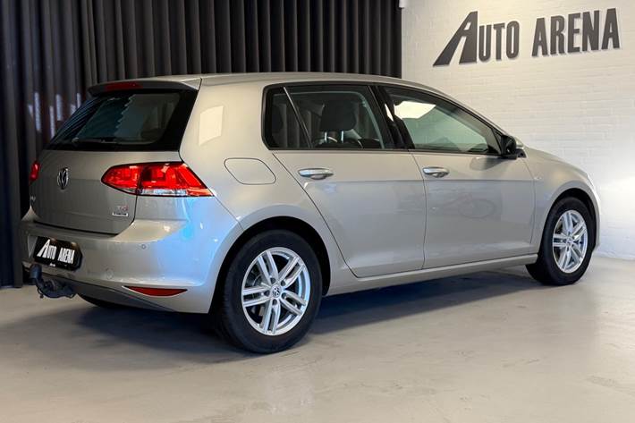 Sølv VW Golf VII fra 2015