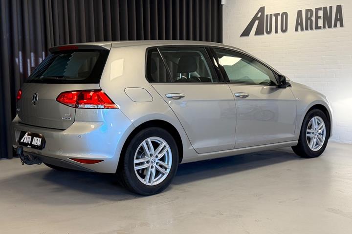 Sølv VW Golf VII fra 2015