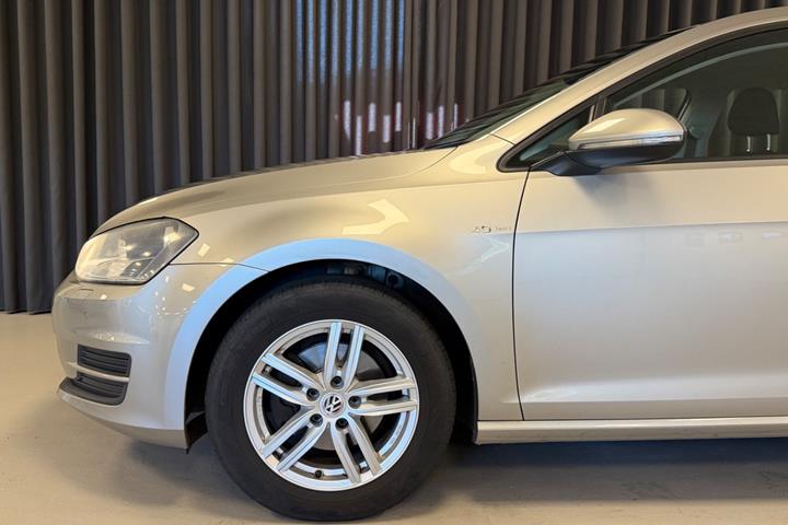 Sølv VW Golf VII fra 2015