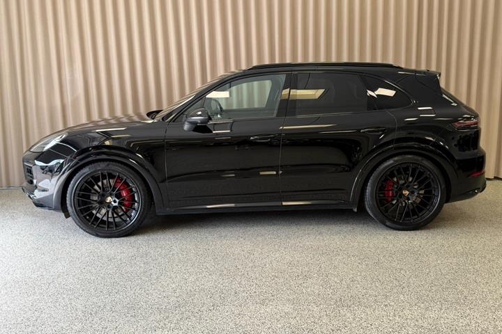 Sort Porsche Cayenne S fra 2019