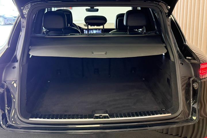 Sort Porsche Cayenne S fra 2019