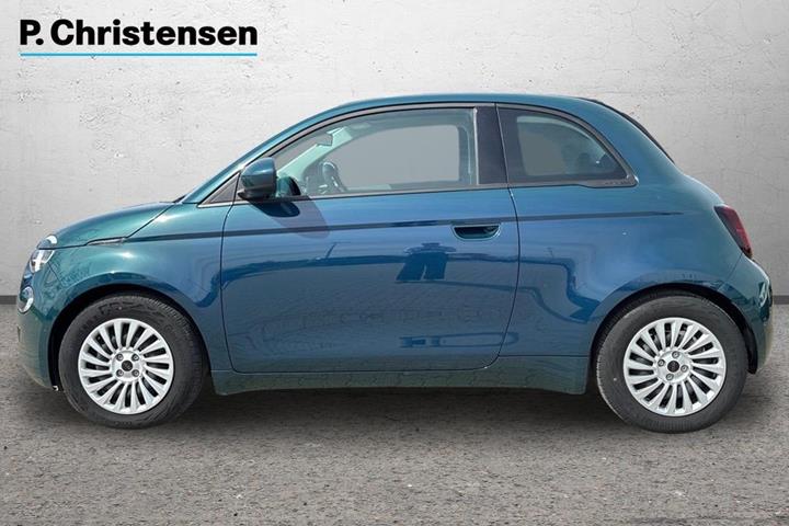Blå Fiat 500e fra 2023