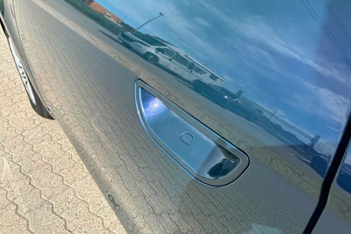 Blå Fiat 500e fra 2023