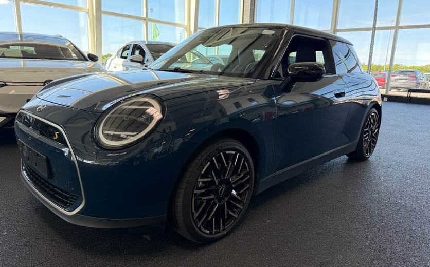 Mini Cooper SE Favoured Trim XL