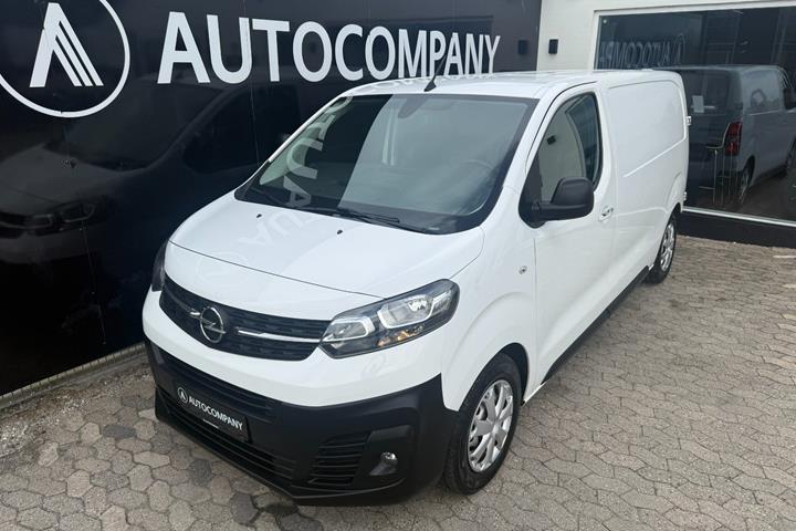 Hvid Opel Vivaro fra 2021