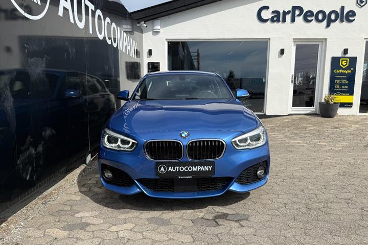Blå BMW 118i fra 2019