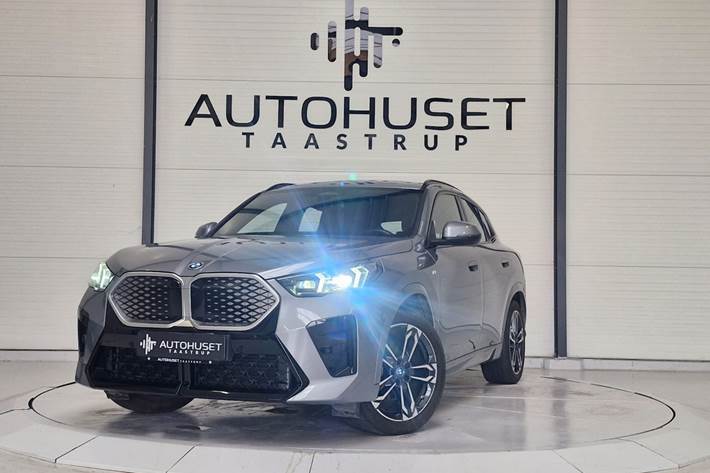 Grå BMW iX2 fra 2025