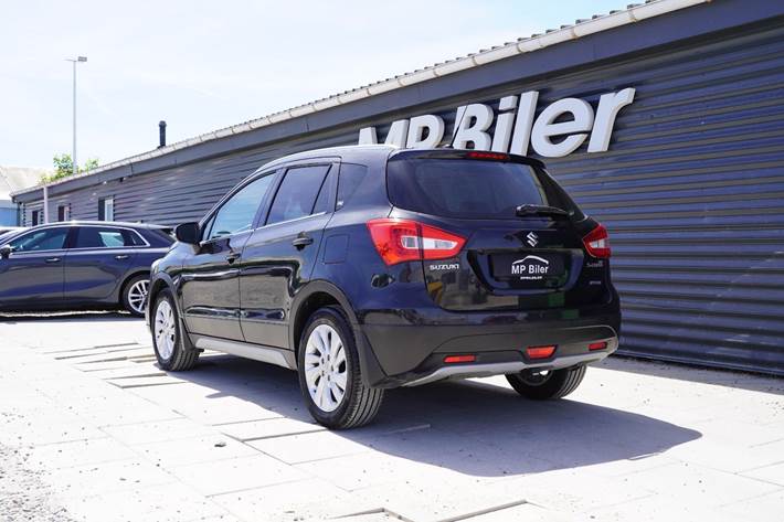 Sort Suzuki S-Cross fra 2021