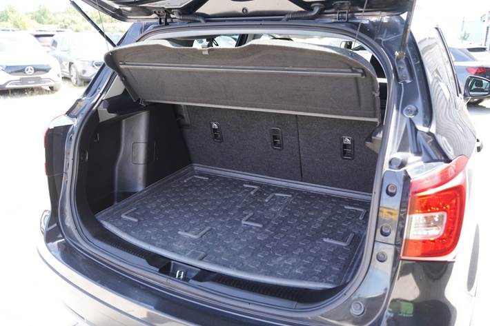 Sort Suzuki S-Cross fra 2021