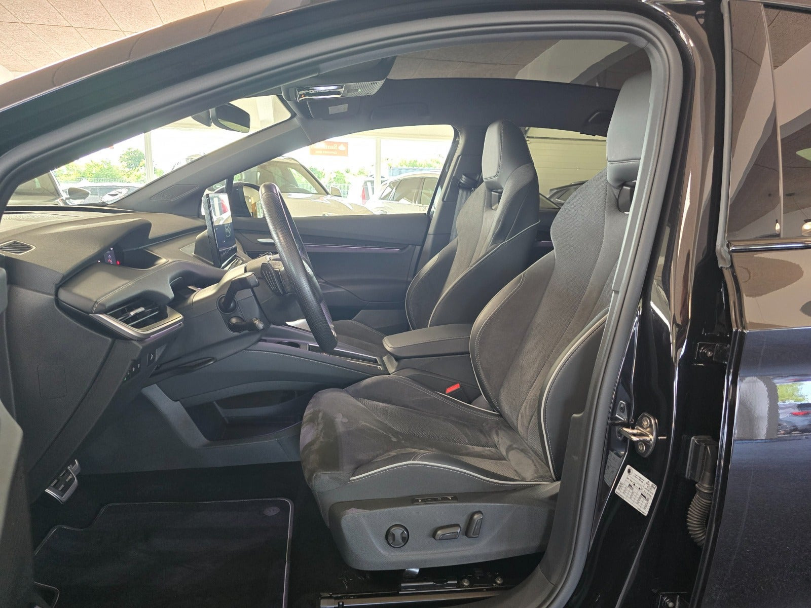 Sort Skoda Enyaq fra 2025