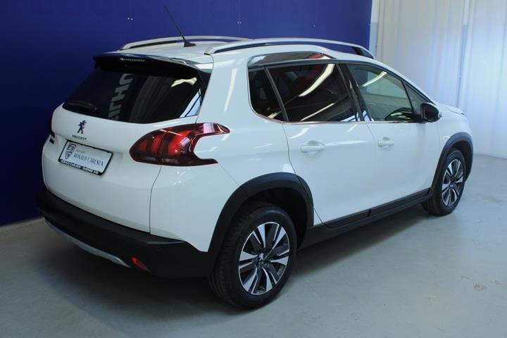 Hvid Peugeot 2008 fra 2019
