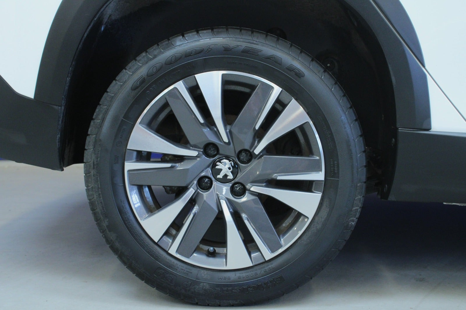 Hvid Peugeot 2008 fra 2019