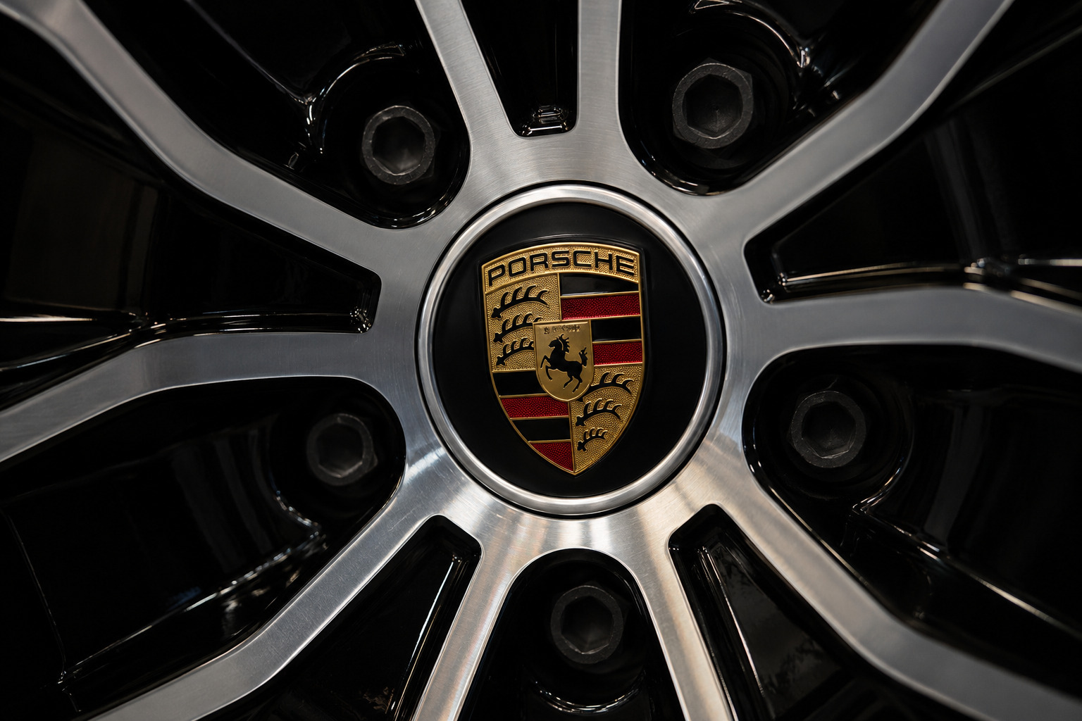 Sort Porsche Taycan 4 fra 2022
