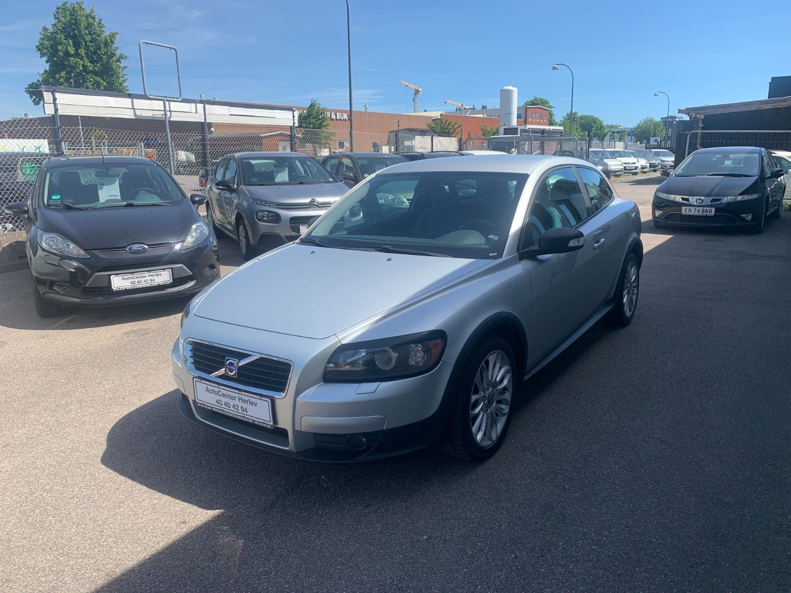 Sølv Volvo C30 fra 2007 set udefra