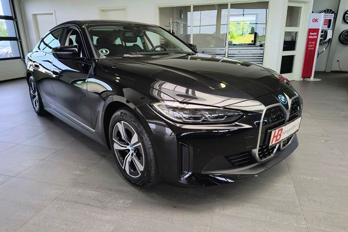 Sort BMW i4 fra 2024
