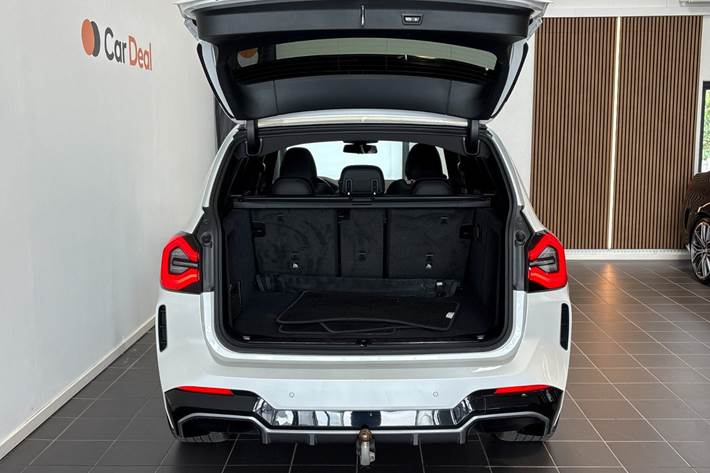 Hvid BMW iX3 fra 2023
