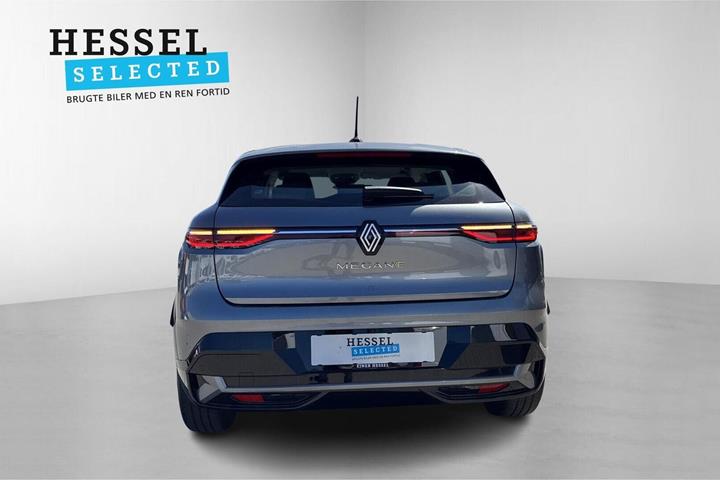 Grå Renault Megane E-Tech fra 2023