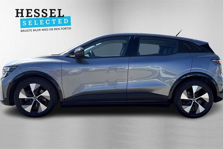 Grå Renault Megane E-Tech fra 2023