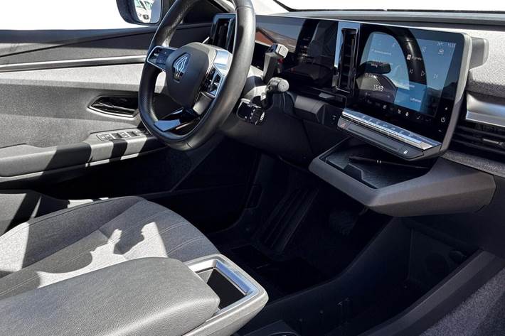 Grå Renault Megane E-Tech fra 2023