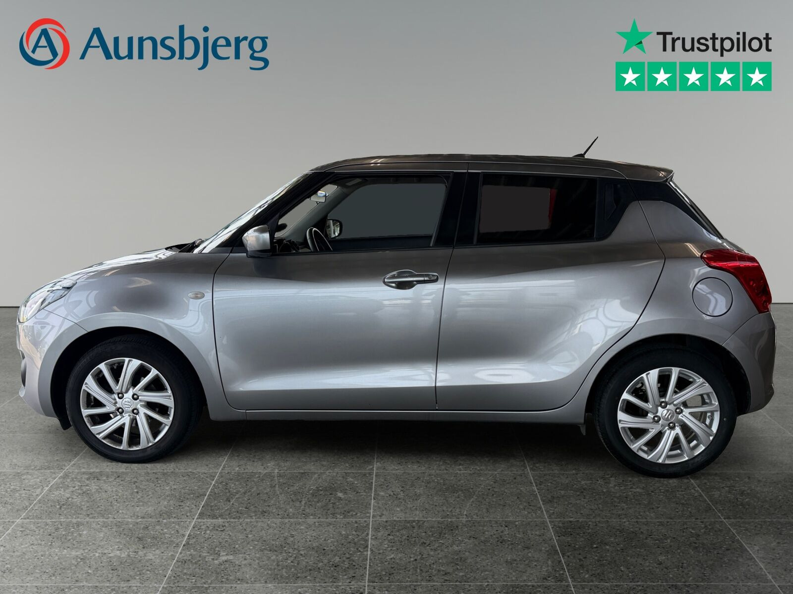 Sølv Suzuki Swift fra 2023
