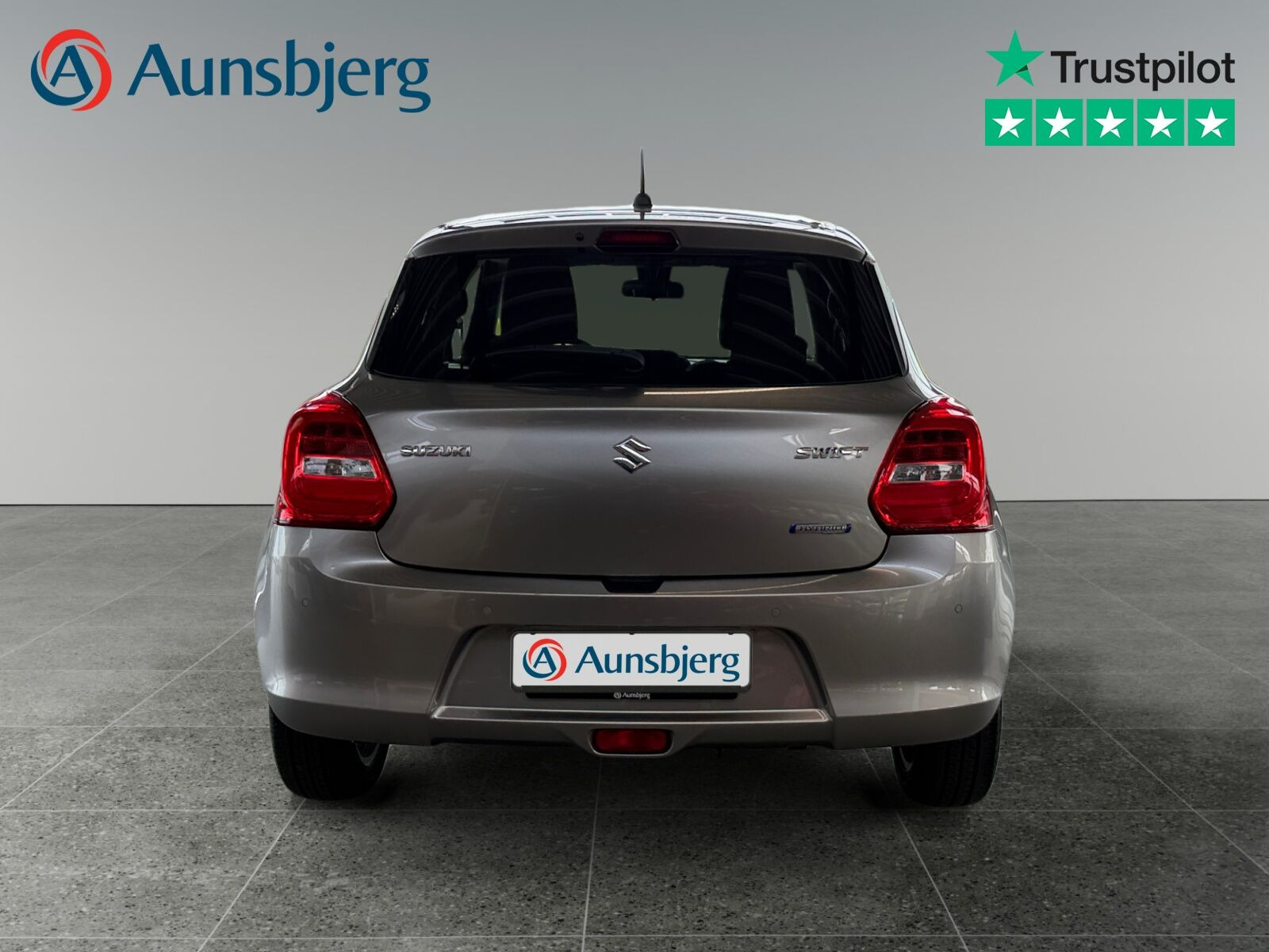 Sølv Suzuki Swift fra 2023