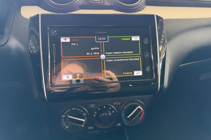 Sølv Suzuki Swift fra 2023
