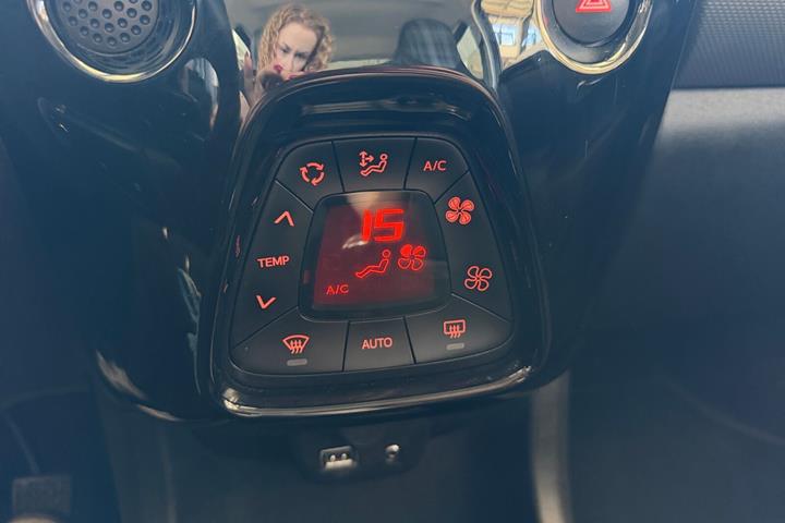 Sort Peugeot 108 fra 2019