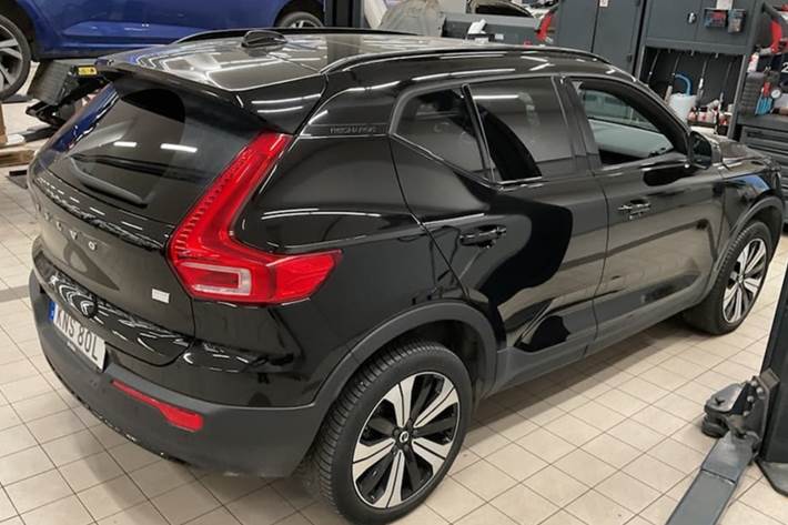 Sort Volvo XC40 fra 2023