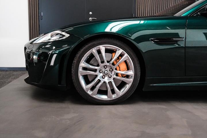 Grøn Jaguar XKR-S fra 2012