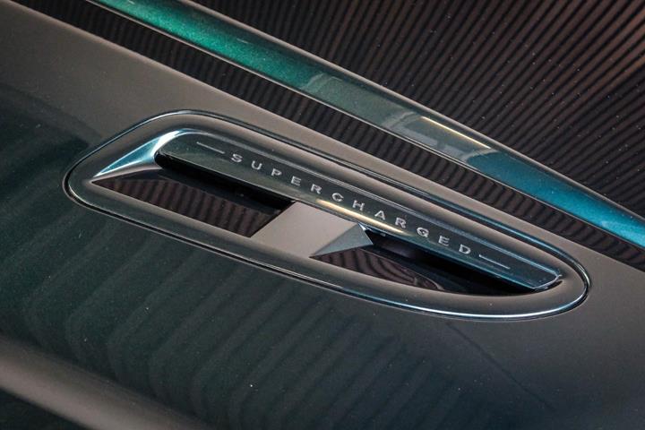Grøn Jaguar XKR-S fra 2012 set indefra
