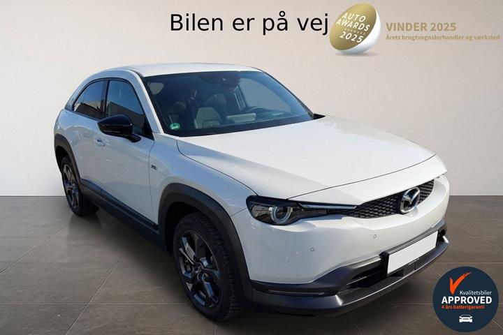 Hvid Mazda MX-30 fra 2023 set udefra
