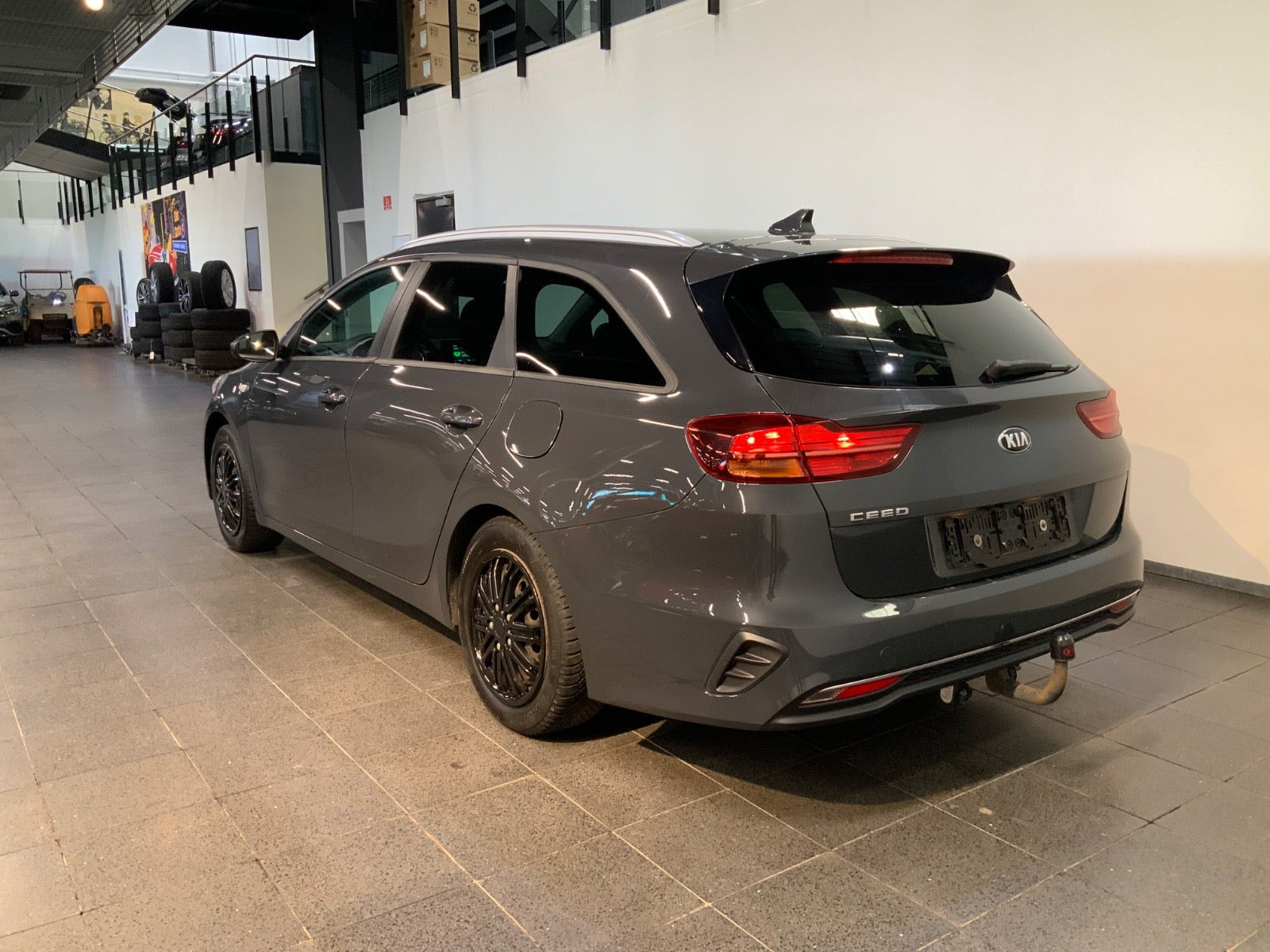 Grå Kia Ceed fra 2020