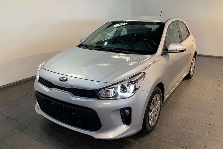 Sølv Kia Rio fra 2018 set udefra