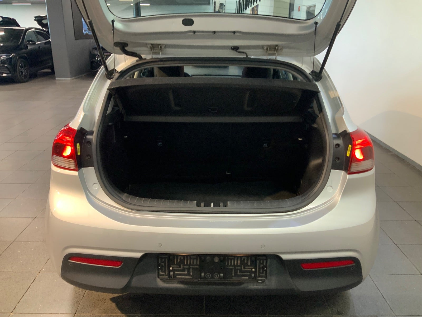 Sølv Kia Rio fra 2018