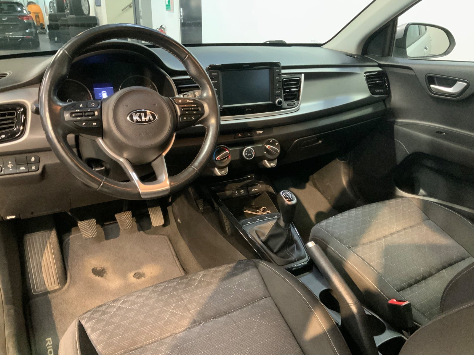 Sølv Kia Rio fra 2018