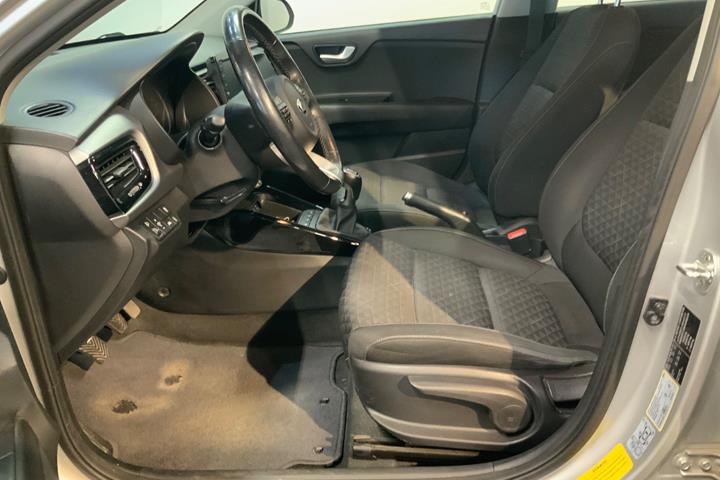 Sølv Kia Rio fra 2018