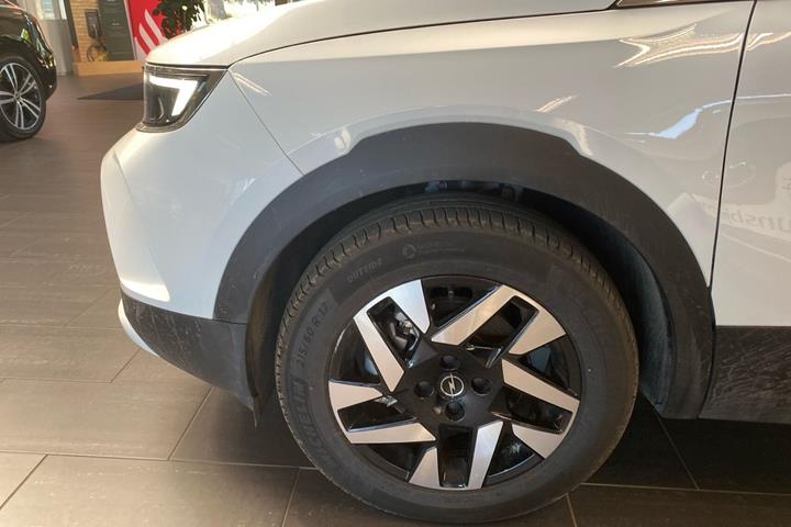 Hvid Opel Mokka-e fra 2024