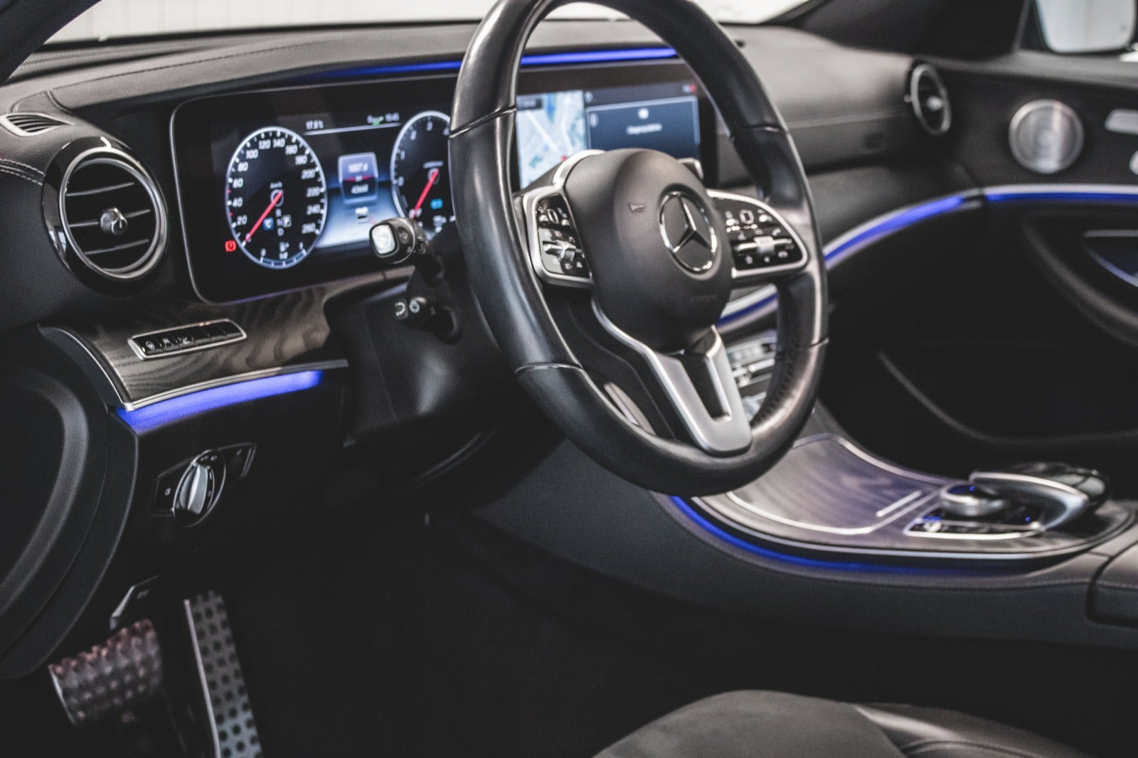 Grå Mercedes E300 de fra 2019