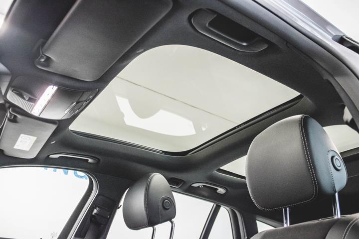 Grå Mercedes E300 de fra 2019