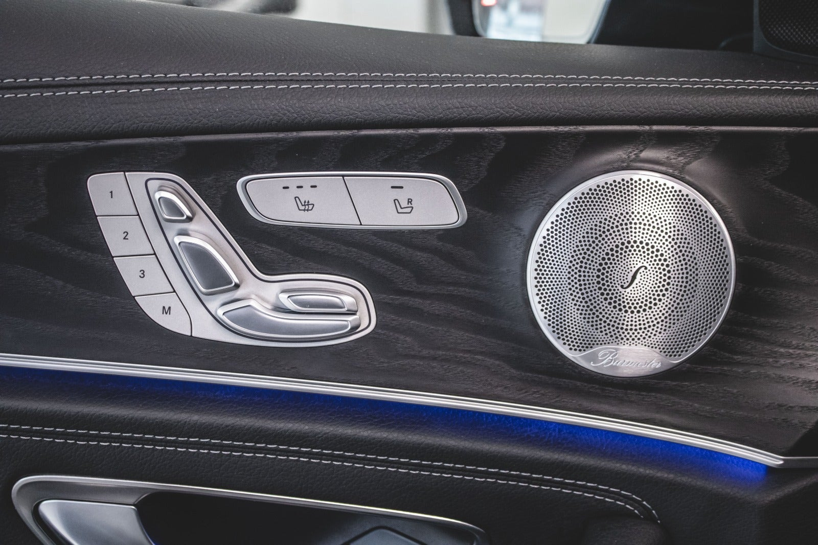 Grå Mercedes E300 de fra 2019