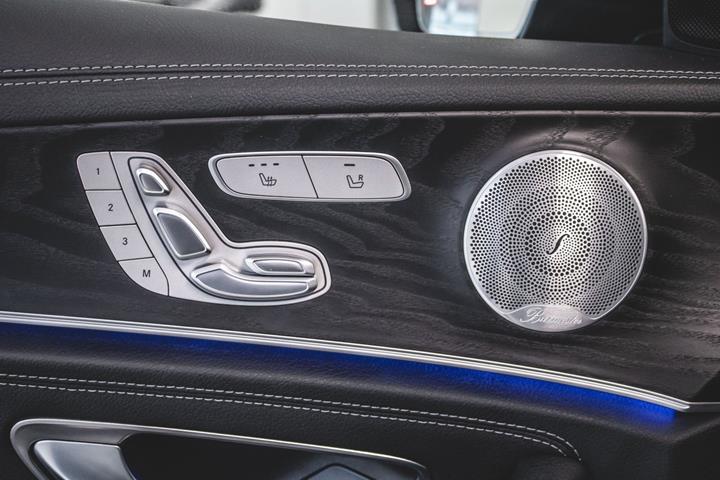 Grå Mercedes E300 de fra 2019