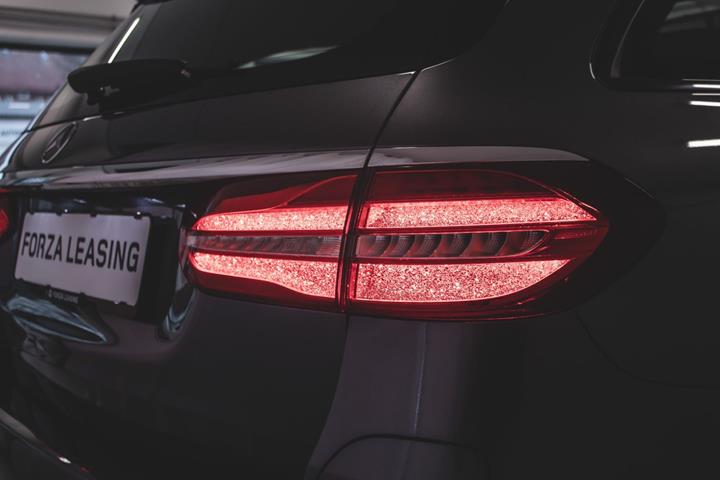 Grå Mercedes E300 de fra 2019